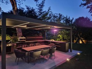 Bespoke Outdoor Kitchen: The 365-Day Culinary Design for Bristol & Bath Homes